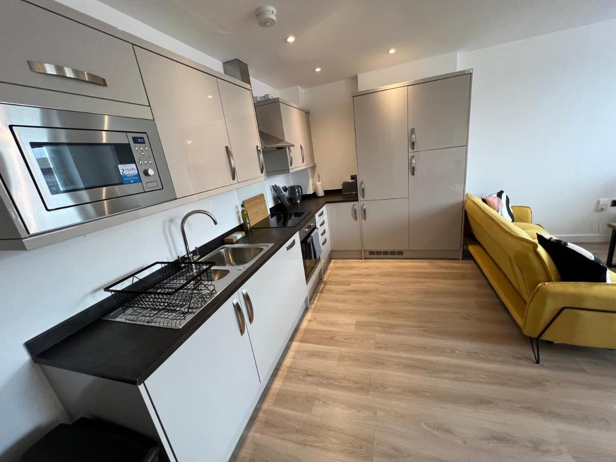 Modern 2 Bedroom Apt Sleeps 6 - Near Gloucester Exterior foto
