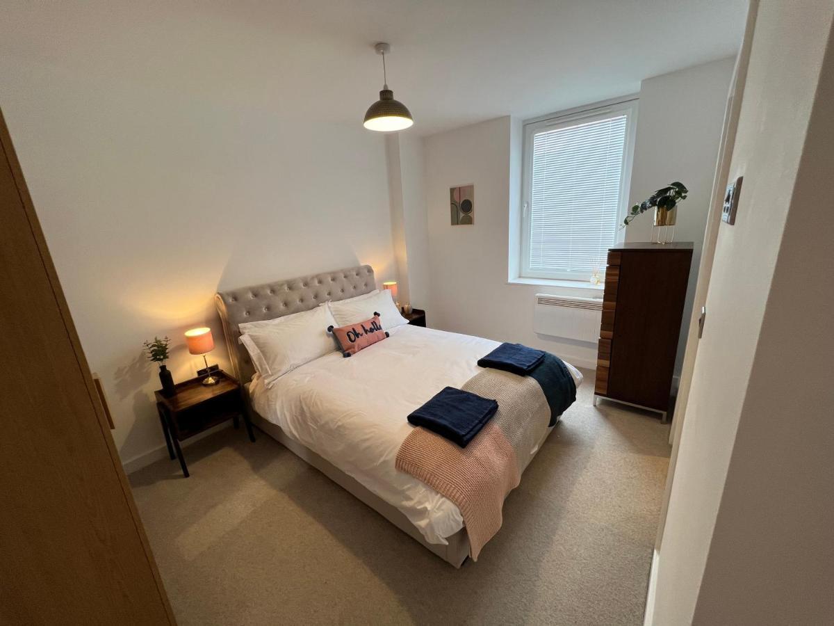Modern 2 Bedroom Apt Sleeps 6 - Near Gloucester Exterior foto